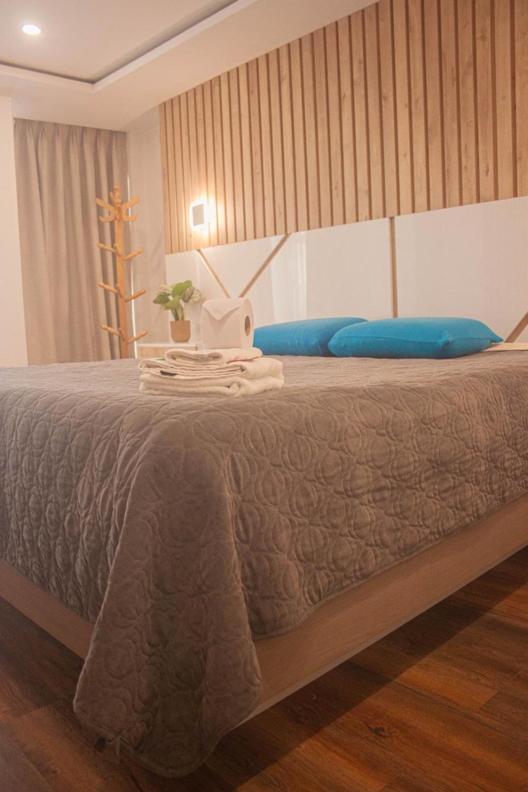 Hotel Don Bartolo Espinar المظهر الخارجي الصورة